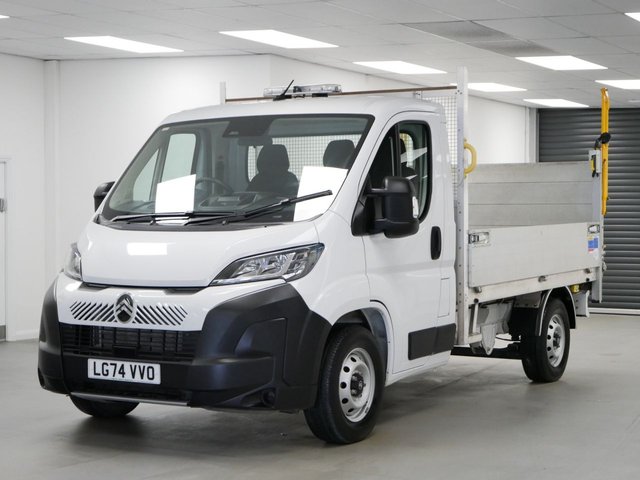 View our Citroen Relay 35 2.2 BLUEHDI 140 BHP HEAVY L2 MEDIUM DROPSIDE ( TAIL-LIFT )