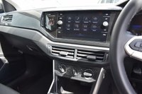 USED 2024 73 VOLKSWAGEN POLO 1.0 EVO Life Hatchback 5dr Petrol Manual Euro 6 (s/s) (80 ps) FULL SERVICE HISTORY  .  ONE OWNER  .  APPLE CARPLAY