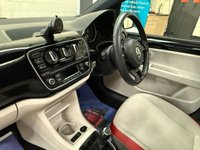 USED 2015 15 VOLKSWAGEN UP! 1.0 High up! Panoramic Hatchback 5 Door Petrol Manual Euro 5 (75 ps) PANORAMIC ROOF HEATED SEATS SAT NAV