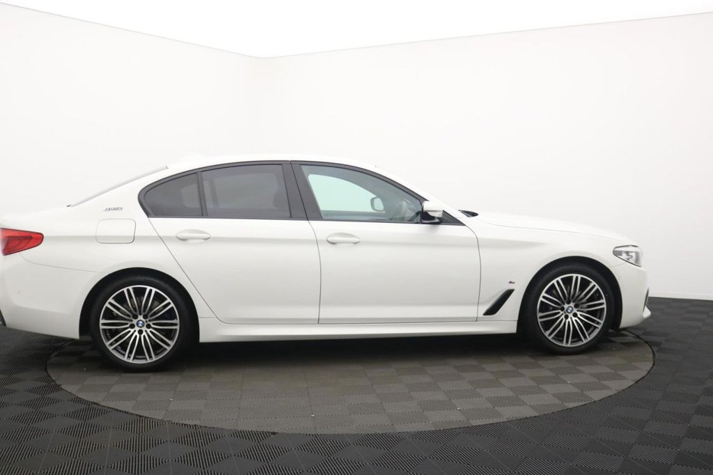 USED 2018 68 BMW 5 SERIES 2.0 530e 9.2kWh M Sport Saloon 4dr Petrol Plug-in Hybrid Auto Euro 6 (s/s) (252 ps) 19" Alloys, Sat Nav, Leather