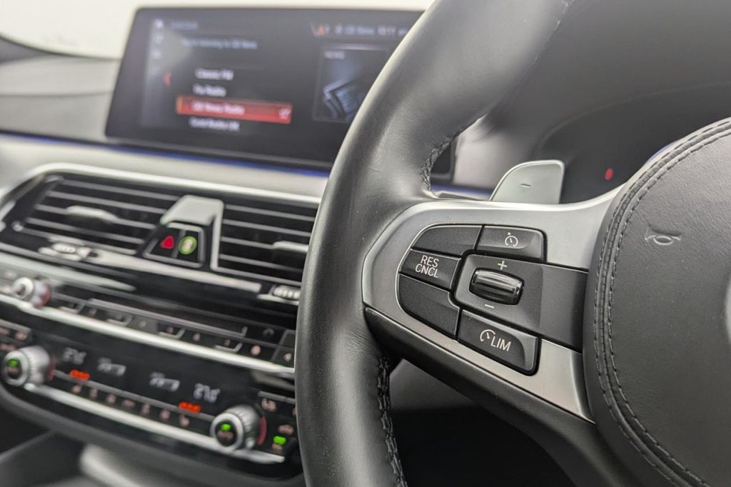 USED 2018 68 BMW 5 SERIES 2.0 530e 9.2kWh M Sport Saloon 4dr Petrol Plug-in Hybrid Auto Euro 6 (s/s) (252 ps) 19" Alloys, Sat Nav, Leather