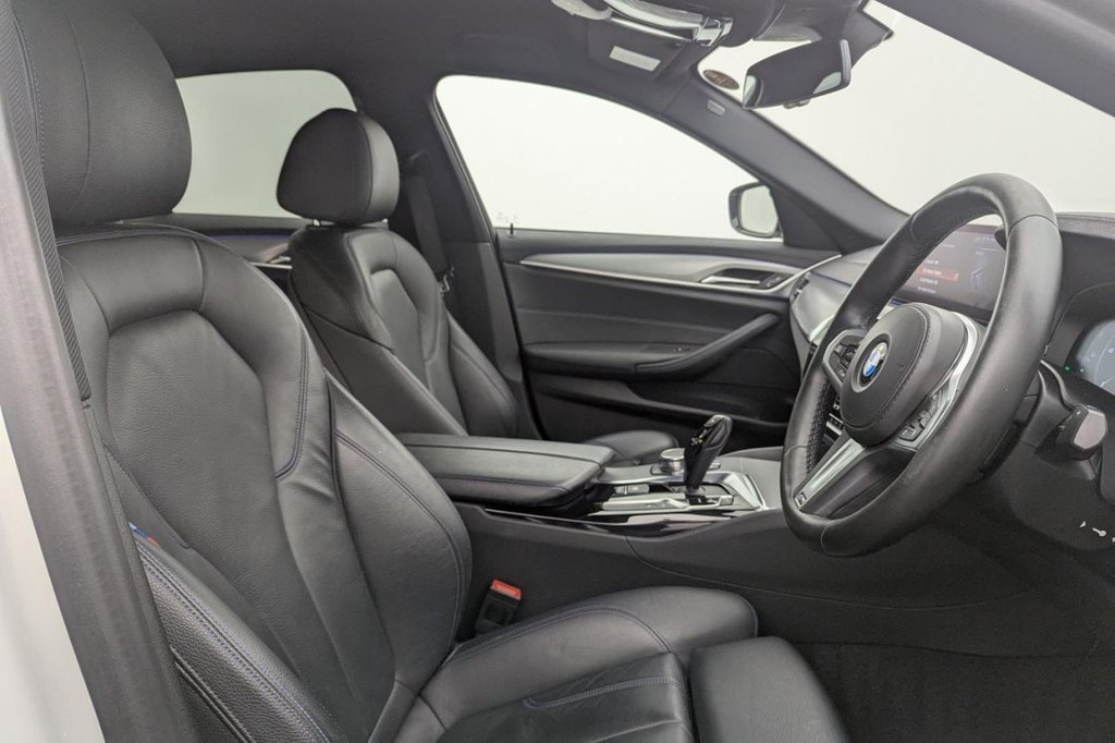 USED 2018 68 BMW 5 SERIES 2.0 530e 9.2kWh M Sport Saloon 4dr Petrol Plug-in Hybrid Auto Euro 6 (s/s) (252 ps) 19" Alloys, Sat Nav, Leather