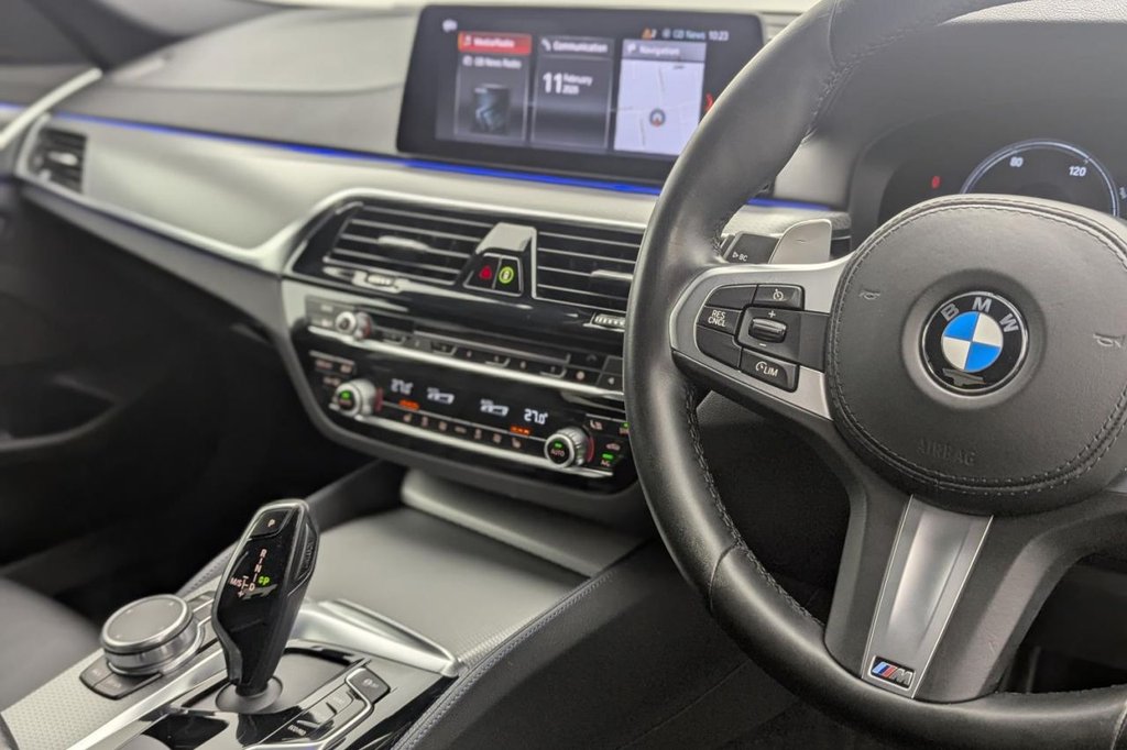 USED 2018 68 BMW 5 SERIES 2.0 530e 9.2kWh M Sport Saloon 4dr Petrol Plug-in Hybrid Auto Euro 6 (s/s) (252 ps) 19" Alloys, Sat Nav, Leather