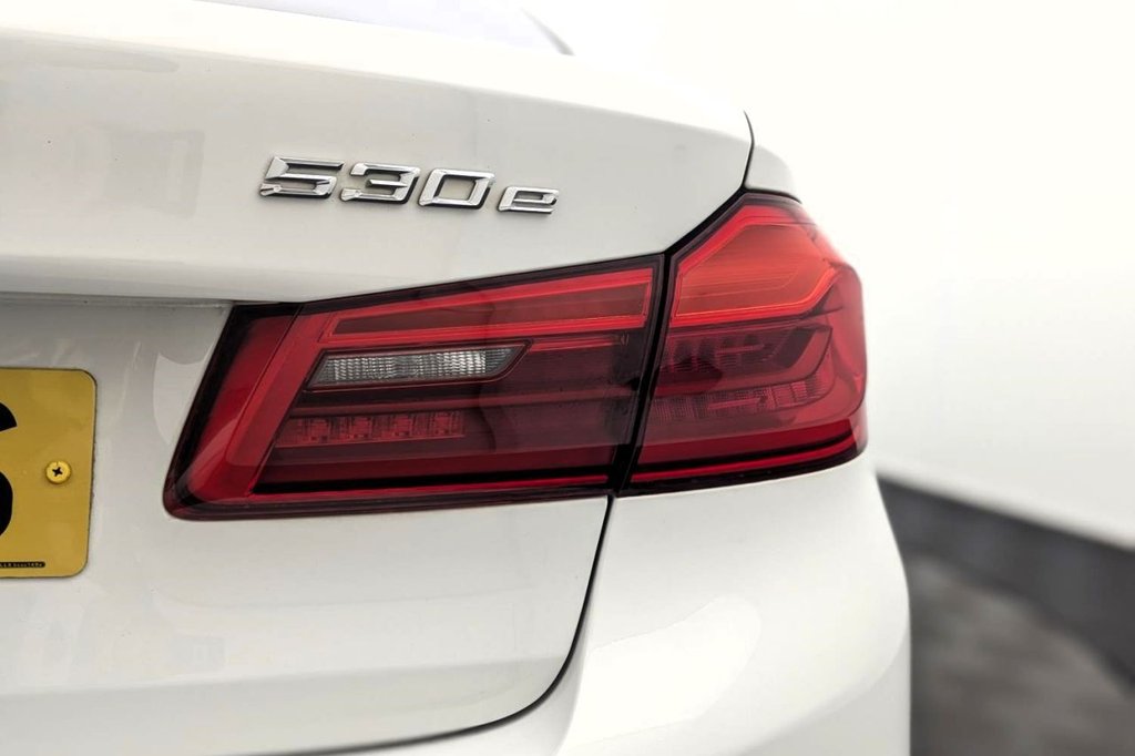 USED 2018 68 BMW 5 SERIES 2.0 530e 9.2kWh M Sport Saloon 4dr Petrol Plug-in Hybrid Auto Euro 6 (s/s) (252 ps) 19" Alloys, Sat Nav, Leather