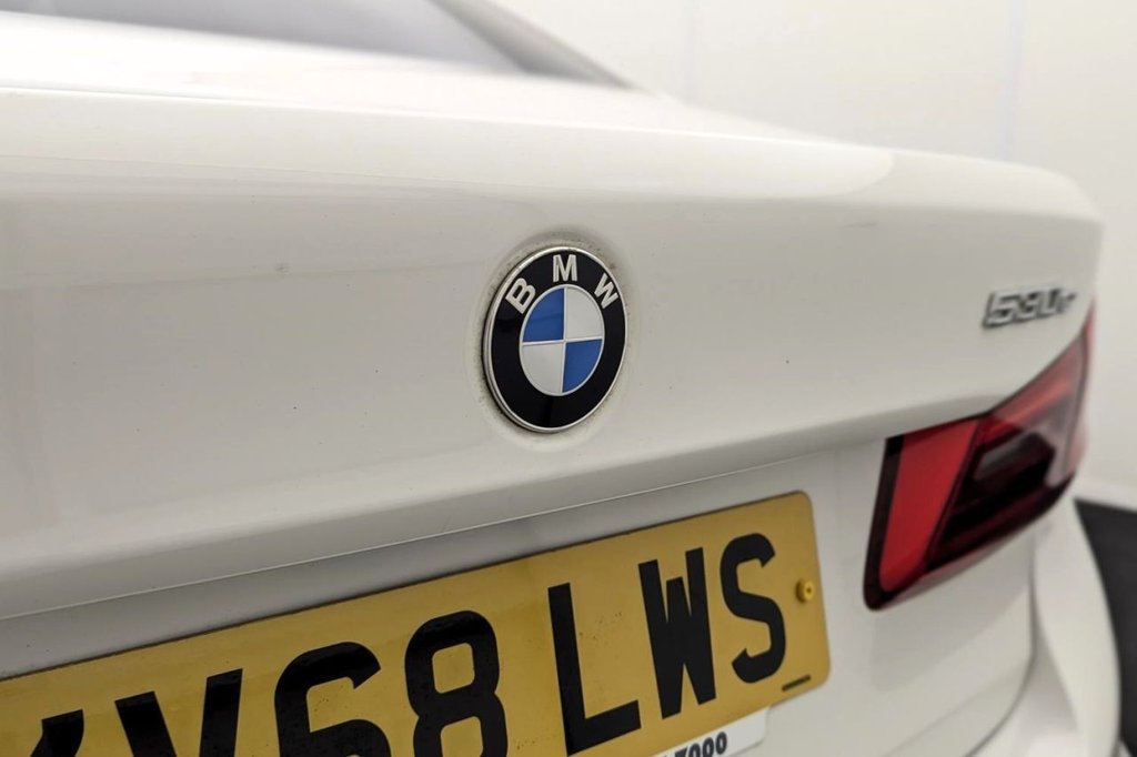 USED 2018 68 BMW 5 SERIES 2.0 530e 9.2kWh M Sport Saloon 4dr Petrol Plug-in Hybrid Auto Euro 6 (s/s) (252 ps) 19" Alloys, Sat Nav, Leather
