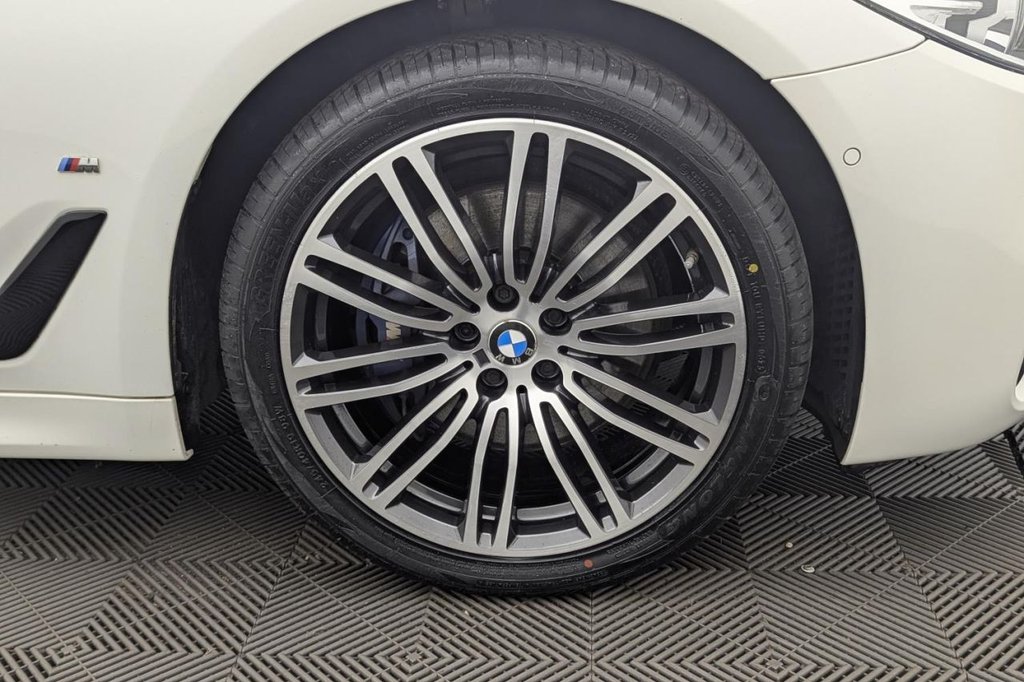 USED 2018 68 BMW 5 SERIES 2.0 530e 9.2kWh M Sport Saloon 4dr Petrol Plug-in Hybrid Auto Euro 6 (s/s) (252 ps) 19" Alloys, Sat Nav, Leather