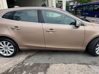 USED 2013 13 VOLVO V40 2.0 D3 SE Lux Nav Hatchback 5dr Diesel Manual Euro 5 (s/s) (150 ps) 