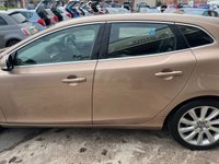 USED 2013 13 VOLVO V40 2.0 D3 SE Lux Nav Hatchback 5dr Diesel Manual Euro 5 (s/s) (150 ps) 