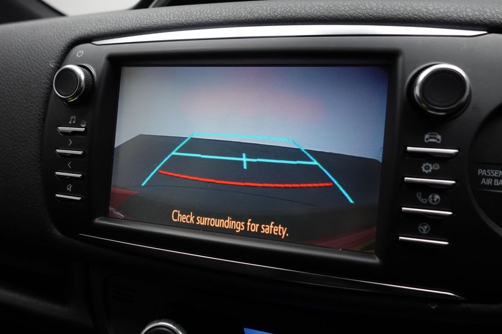 2020 Toyota YARIS — image 2