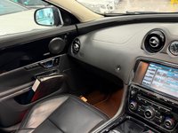 USED 2014 64 JAGUAR XJ 3.0d V6 Portfolio Saloon 4dr Diesel Auto Euro 5 (s/s) (275 ps) PANORAMIC SUNROOF + MERIDIAN + AMAZING HISTORY + PORTFOLIO!!