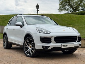 2015 PORSCHE CAYENNE