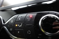 USED 2019 19 RENAULT CAPTUR 0.9 TCe ENERGY Iconic SUV 5dr Petrol Manual Euro 6 (s/s) (90 ps) EXCELLENT HISTORY+SAT NAV
