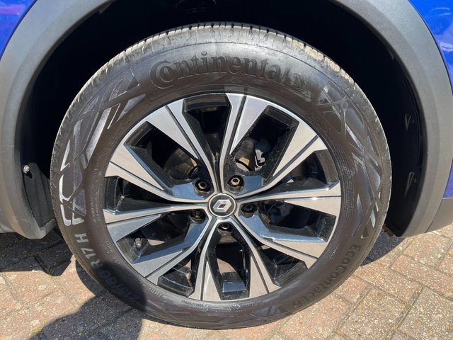 View our RENAULT CAPTUR