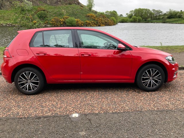 View our VOLKSWAGEN GOLF