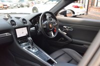 USED 2017 67 PORSCHE 718 CAYMAN 2.0T Coupe 2dr Petrol PDK Euro 6 (s/s) (300 ps) BOSE / CHRONO / PDLS / FSH