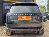 USED 2022 22 LAND ROVER RANGE ROVER 3.0 P400 MHEV SE SUV 5dr Petrol Auto 4WD Euro 6 (s/s) (400 ps) HIGH SPEC + REAR WHEEL STEERING + 23" ALLOYS + MERIDIAN SOUND + HEAD UP DISPLAY + BELGRAVIA GREEN + DEPLOYABLE SIDE STEPS + SLIDING PAN ROOF + 2 KEYS + FINANCE AVAILABLE + FULL LAND ROVER SERVICE HISTORY + PART EXCHANGE WELCOME