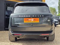 USED 2022 22 LAND ROVER RANGE ROVER 3.0 P400 MHEV SE SUV 5dr Petrol Auto 4WD Euro 6 (s/s) (400 ps) HIGH SPEC + REAR WHEEL STEERING + 23" ALLOYS + MERIDIAN SOUND + HEAD UP DISPLAY + BELGRAVIA GREEN + DEPLOYABLE SIDE STEPS + SLIDING PAN ROOF + 2 KEYS + FINANCE AVAILABLE + FULL LAND ROVER SERVICE HISTORY + PART EXCHANGE WELCOME