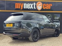 USED 2022 22 LAND ROVER RANGE ROVER 3.0 P400 MHEV SE SUV 5dr Petrol Auto 4WD Euro 6 (s/s) (400 ps) HIGH SPEC + REAR WHEEL STEERING + 23" ALLOYS + MERIDIAN SOUND + HEAD UP DISPLAY + BELGRAVIA GREEN + DEPLOYABLE SIDE STEPS + SLIDING PAN ROOF + 2 KEYS + FINANCE AVAILABLE + FULL LAND ROVER SERVICE HISTORY + PART EXCHANGE WELCOME