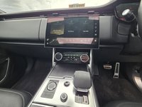 USED 2022 22 LAND ROVER RANGE ROVER 3.0 P400 MHEV SE SUV 5dr Petrol Auto 4WD Euro 6 (s/s) (400 ps) HIGH SPEC + REAR WHEEL STEERING + 23" ALLOYS + MERIDIAN SOUND + HEAD UP DISPLAY + BELGRAVIA GREEN + DEPLOYABLE SIDE STEPS + SLIDING PAN ROOF + 2 KEYS + FINANCE AVAILABLE + FULL LAND ROVER SERVICE HISTORY + PART EXCHANGE WELCOME