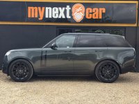 USED 2022 22 LAND ROVER RANGE ROVER 3.0 P400 MHEV SE SUV 5dr Petrol Auto 4WD Euro 6 (s/s) (400 ps) HIGH SPEC + REAR WHEEL STEERING + 23" ALLOYS + MERIDIAN SOUND + HEAD UP DISPLAY + BELGRAVIA GREEN + DEPLOYABLE SIDE STEPS + SLIDING PAN ROOF + 2 KEYS + FINANCE AVAILABLE + FULL LAND ROVER SERVICE HISTORY + PART EXCHANGE WELCOME