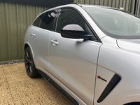 USED 2019 19 JAGUAR F-PACE 5.0 V8 SVR SUV 5dr Petrol Quickshift AWD Euro 6 (s/s) (550 ps) 