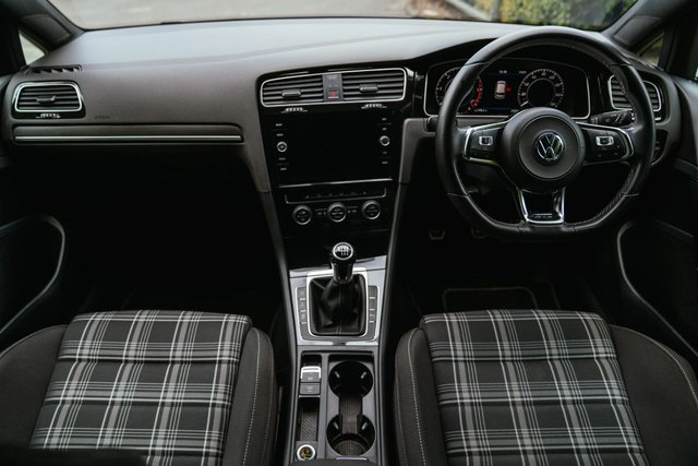 View our VOLKSWAGEN GOLF
