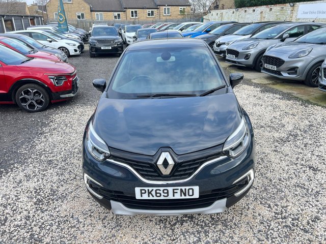 View our RENAULT CAPTUR