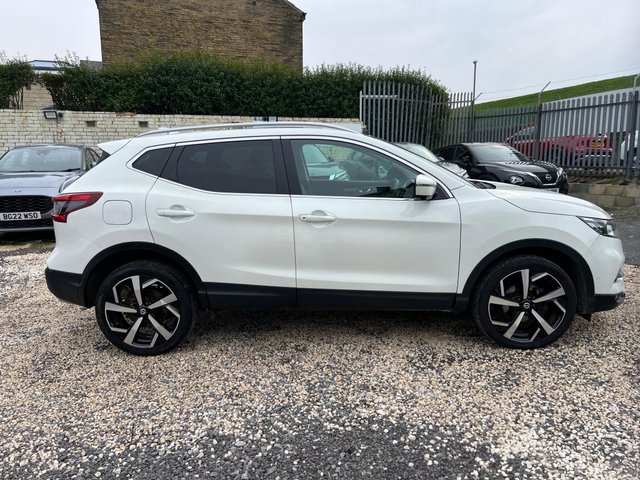 View our NISSAN QASHQAI