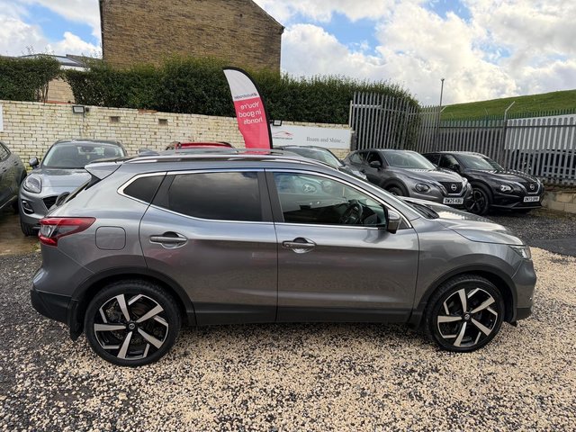 View our NISSAN QASHQAI