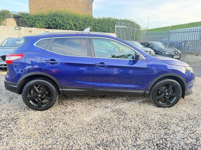 View our NISSAN QASHQAI