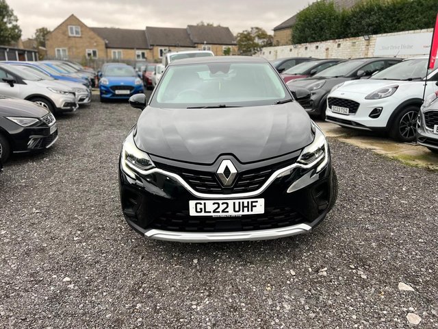 View our RENAULT CAPTUR