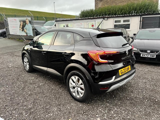 View our RENAULT CAPTUR