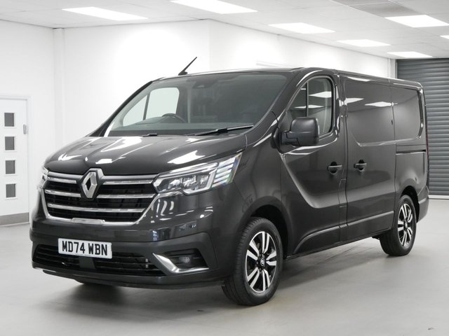View our Renault Trafic SL30 2.0 BLUEDCI 170 BHP SWB EXTRA SPORT EDC AUTOMATIC 