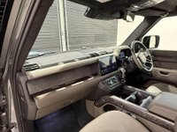 USED 2025 25 LAND ROVER DEFENDER 110 4.4P V8 MHEV OCTA Edition One Auto 4WD Euro 6 (s/s) 5dr Huge Specification Example