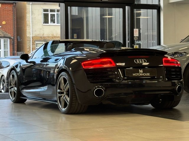 View our AUDI R8