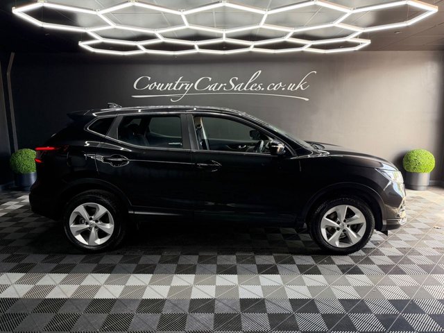 View our NISSAN QASHQAI