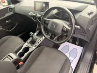 USED 2022 22 DS AUTOMOBILES DS 3 CROSSBACK 1.2 PureTech Montmartre Crossback 5dr Petrol Manual Euro 6 (s/s) (100 ps) 