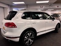 USED 2016 65 VOLKSWAGEN TOUAREG 3.0 TDI V6 BlueMotion Tech R-Line SUV 5dr Diesel Tiptronic 4WD Euro 6 (s/s) (262 ps) UK DELIVERY FLAT FEE &pound;250 (SUBJECT TO DEAL) *OVER 100 IMAGES ON OUR WEBSITE*BESPOKE FINANCE ARRANGED*PART EXCHANGE WELCOME*ALL VEHICLES HPI CLEAR