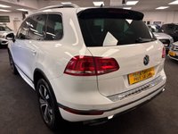 USED 2016 65 VOLKSWAGEN TOUAREG 3.0 TDI V6 BlueMotion Tech R-Line SUV 5dr Diesel Tiptronic 4WD Euro 6 (s/s) (262 ps) UK DELIVERY FLAT FEE &pound;250 (SUBJECT TO DEAL) *OVER 100 IMAGES ON OUR WEBSITE*BESPOKE FINANCE ARRANGED*PART EXCHANGE WELCOME*ALL VEHICLES HPI CLEAR