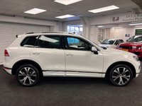 USED 2016 65 VOLKSWAGEN TOUAREG 3.0 TDI V6 BlueMotion Tech R-Line SUV 5dr Diesel Tiptronic 4WD Euro 6 (s/s) (262 ps) UK DELIVERY FLAT FEE &pound;250 (SUBJECT TO DEAL) *OVER 100 IMAGES ON OUR WEBSITE*BESPOKE FINANCE ARRANGED*PART EXCHANGE WELCOME*ALL VEHICLES HPI CLEAR