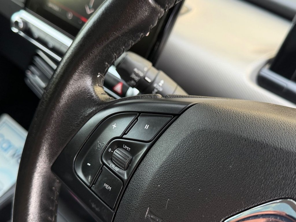 USED 2018 68 CITROEN C4 CACTUS 1.2 PureTech GPF Flair Hatchback 5dr Petrol Manual Euro 6 (s/s) (110 ps) 7 Services|SatNav|Rear & Front Sensors|Apple CarPlay/Android Auto|