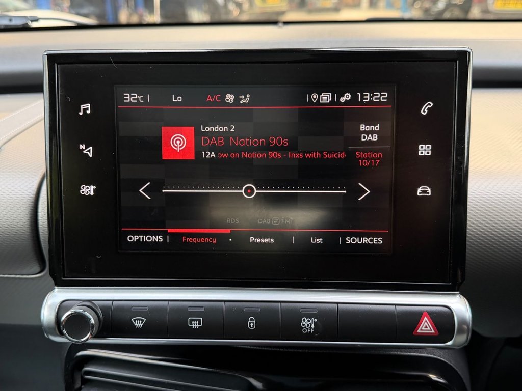 USED 2018 68 CITROEN C4 CACTUS 1.2 PureTech GPF Flair Hatchback 5dr Petrol Manual Euro 6 (s/s) (110 ps) 7 Services|SatNav|Rear & Front Sensors|Apple CarPlay/Android Auto|