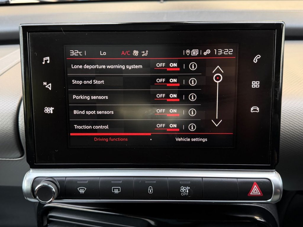 USED 2018 68 CITROEN C4 CACTUS 1.2 PureTech GPF Flair Hatchback 5dr Petrol Manual Euro 6 (s/s) (110 ps) 7 Services|SatNav|Rear & Front Sensors|Apple CarPlay/Android Auto|