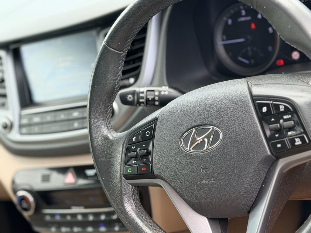 USED 2015 65 HYUNDAI TUCSON 1.7 CRDi Blue Drive Premium SUV 5dr Diesel Manual Euro 6 (s/s) (116 ps) ** 10 RECORDED SERVICES **