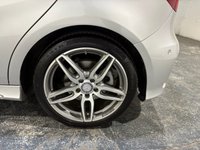 USED 2017 17 MERCEDES-BENZ A-CLASS 2.1 A220d AMG Line (Executive) Hatchback 5dr Diesel 7G-DCT Euro 6 (s/s) (177 ps) 9 Main Dealer Services