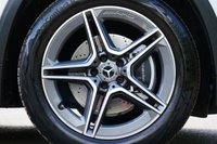 USED 2020 70 MERCEDES-BENZ GLA 1.3 GLA200 AMG Line SUV 5dr Petrol 7G-DCT Euro 6 (s/s) (163 ps) IRIDIUM SILVER METALLIC PAINTWORK + REVERSE CAMERA + HEATED SEATS