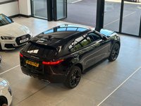 USED 2018 68 LAND ROVER RANGE ROVER VELAR 3.0 SD6 V6 R-Dynamic S SUV 5dr Diesel Auto 4WD Euro 6 (s/s) (300 ps) 