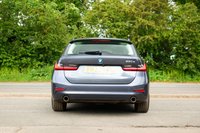 USED 2022 22 BMW 3 SERIES 2.0 330e 12kWh SE Pro Touring 5dr Petrol Plug-in Hybrid Auto Euro 6 (s/s) (292 ps) MINERAL GREY METALLIC PAINTWORK + APPLE CARPLAY + REVERSE CAMERA