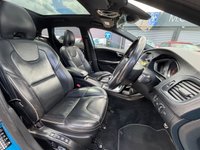 USED 2015 65 VOLVO V40 2.0 D4 R-Design Lux Nav Hatchback 5dr Diesel Manual Euro 6 (s/s) (190 ps) 1 OWNER + NAV + SENSORS + FDSH + PANORAMIC SUNROOF + FSH