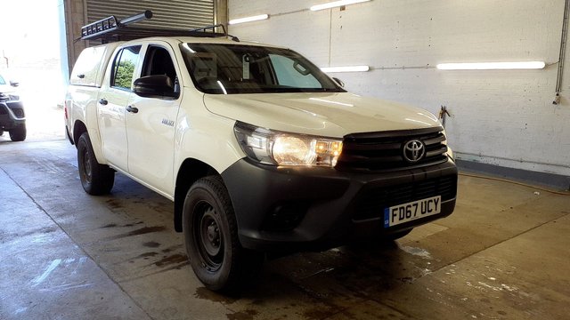 View our Toyota HI-Lux 2.4 D-4D Active Pickup Double Cab 4dr Diesel Manual 4WD Euro 6 (3.5t) (150 ps)